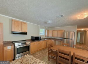 203 Sloan St in St. Marys, GA - Building Photo - Building Photo