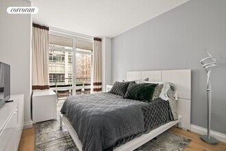 555 W 59th St in New York, NY - Building Photo - Building Photo