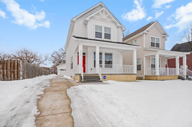 2273 E 100th St in Cleveland, OH - Building Photo - Building Photo