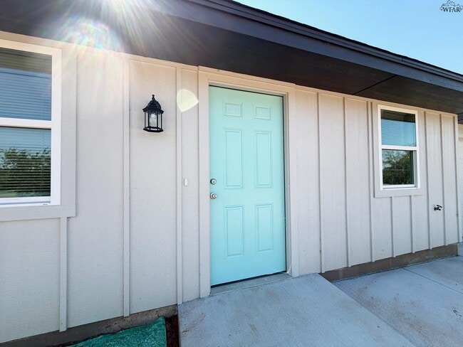 property at 1001 E Park Ave