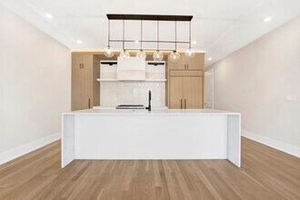3358 N Ashland Ave in Chicago, IL - Building Photo - Building Photo