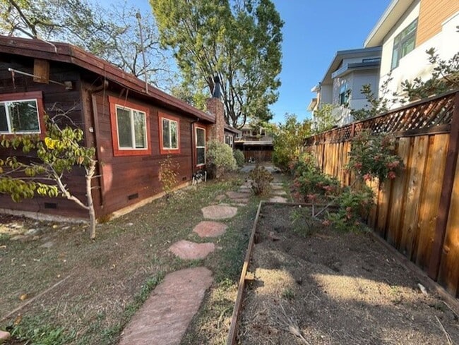 399 Curtner Ave in Palo Alto, CA - Building Photo - Building Photo