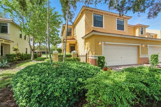 7585 Bristol Cir in Naples, FL - Building Photo - Building Photo