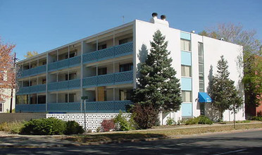 Emerson Gardens Apartments in Denver, CO - Foto de edificio - Building Photo