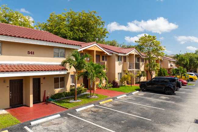 Mira Villas in Miami, FL - Foto de edificio - Building Photo