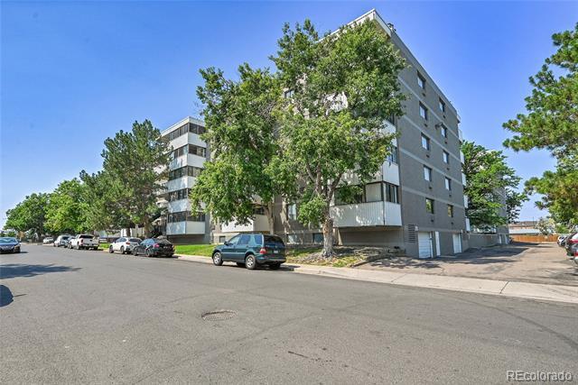 property at 1011 S Ironton St