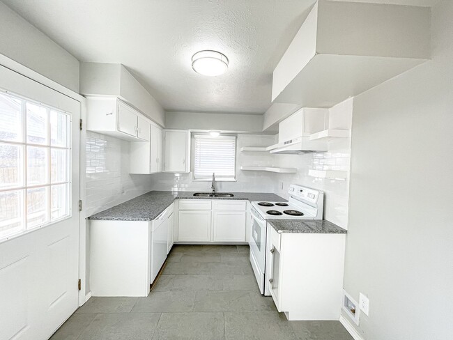 124 W Silver Meadow Dr in Midwest City, OK - Building Photo - Building Photo