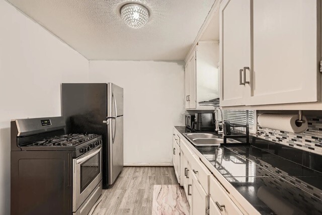 property at 3924 N Lyndale Ave