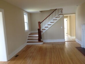 1335 Whitethorn St in Bluefield, WV - Building Photo - Building Photo