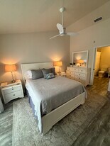 615 Goodrich Ave, Unit Pineapple Loft in Sarasota, FL - Building Photo