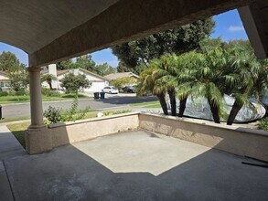 19724 Nancy Cir in Cerritos, CA - Foto de edificio - Building Photo