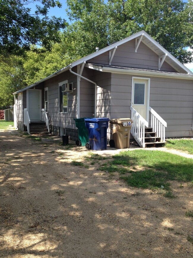 property at 15 S Kampeska Blvd