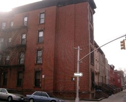 68 Putnam Avenue Apartments