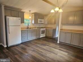 32 Elmer St in Franklin, NJ - Building Photo - Building Photo