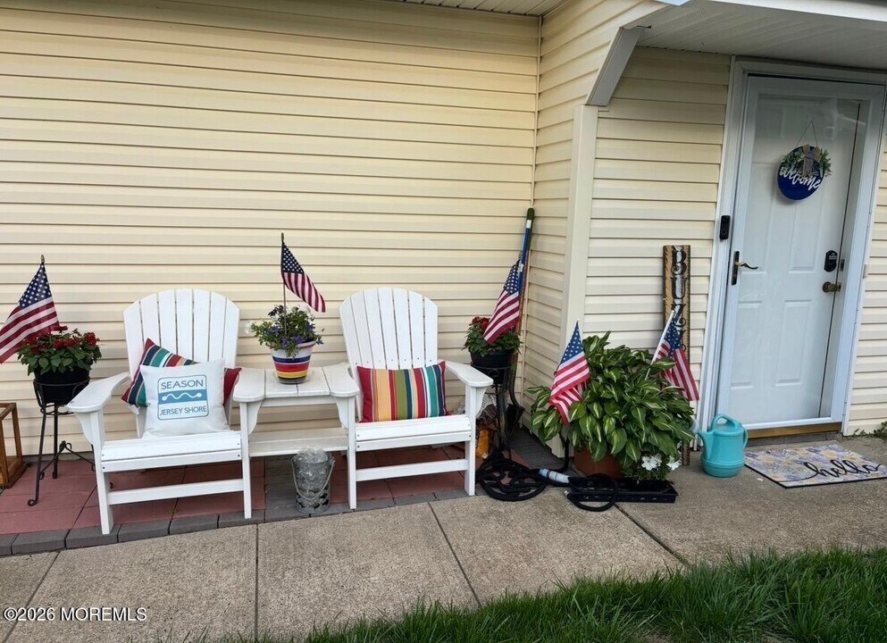 39 Mediterranean Ct in Barnegat Township, NJ - Building Photo