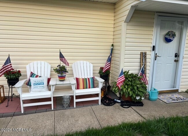 property at 39 Mediterranean Ct