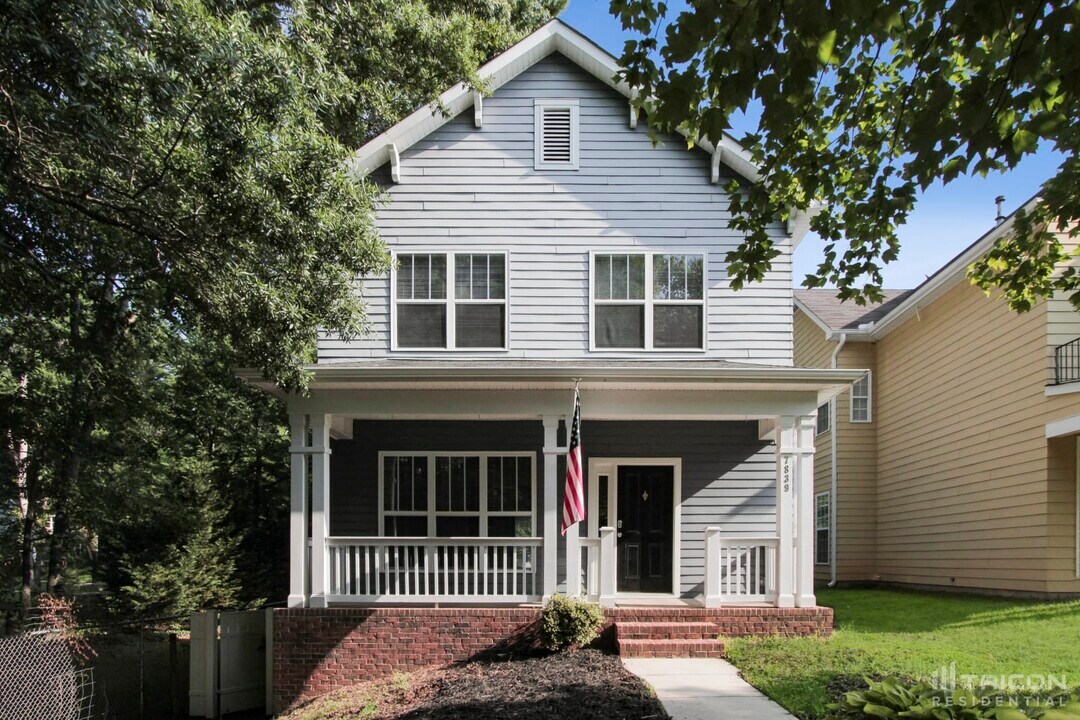 7839 Baylis Dr in Huntersville, NC - Building Photo
