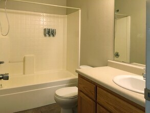 470 Posada Way, Unit 2 in Chico, CA - Building Photo - Building Photo