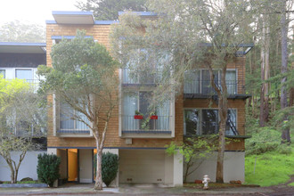 184 Locksley Ave in San Francisco, CA - Building Photo - Building Photo