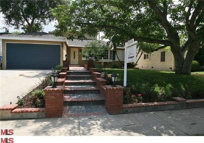 4102 Shadyglade Ave in Los Angeles, CA - Foto de edificio - Building Photo