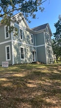 754 N Wood Ave, Unit 2 in Florence, AL - Foto de edificio - Building Photo