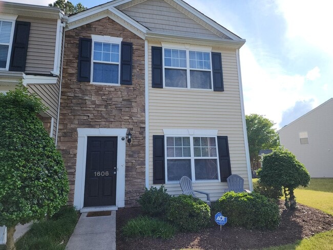 property at 1725 TW Alexander Dr