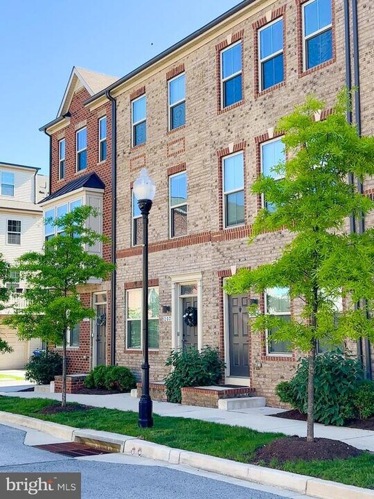203 S Newkirk St in Baltimore, MD - Building Photo