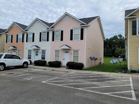 1 Old Courthouse Way in Crawfordville, FL - Building Photo