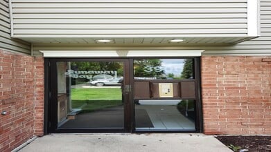 3900 Bayside Dr in Palatine, IL - Building Photo - Building Photo