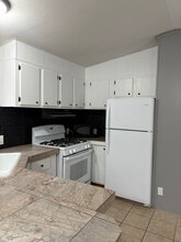 240 Clark Ln in Giddings, TX - Building Photo - Building Photo