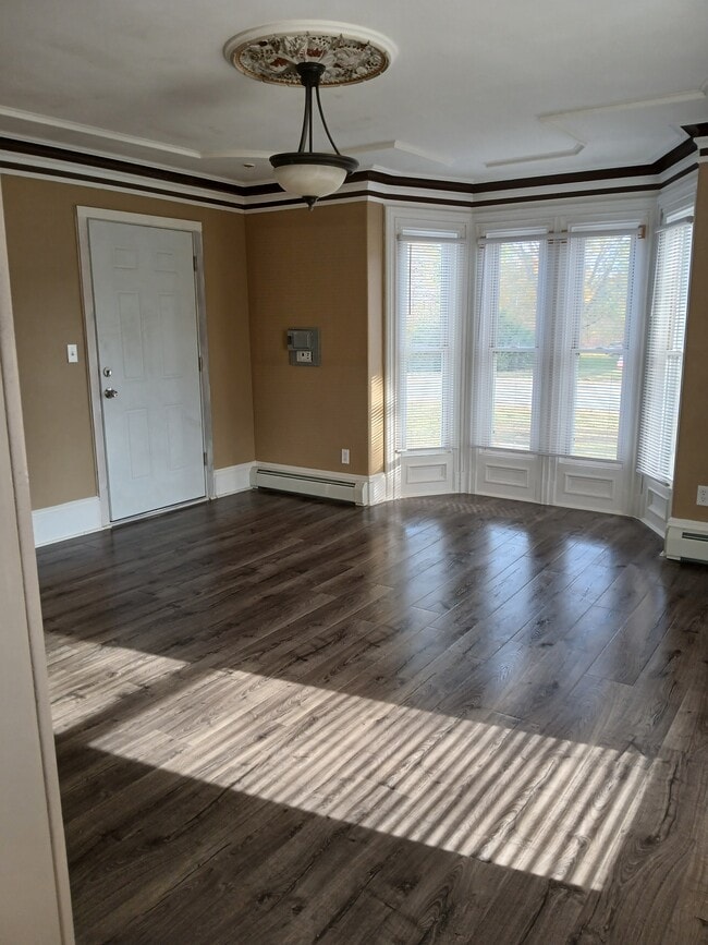4 Cushing Rd, Unit Apt 2 in Friendship, ME - Foto de edificio - Building Photo