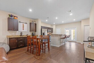 1775 Belle Vue Way in Tallahassee, FL - Building Photo - Building Photo