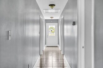 5151 St Anthony Ave in New Orleans, LA - Building Photo - Building Photo