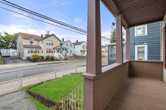 100 Linden St in Passaic, NJ - Building Photo - Building Photo