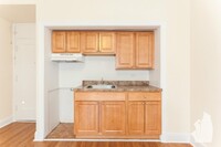 2770 N Milwaukee Ave, Unit 102 in Chicago, IL - Building Photo - Building Photo