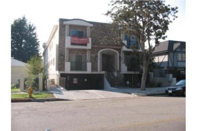 Tuscan Gardens in Van Nuys, CA - Building Photo