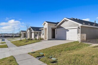 5020 Hazelnut Ln in Austin, TX - Building Photo - Building Photo