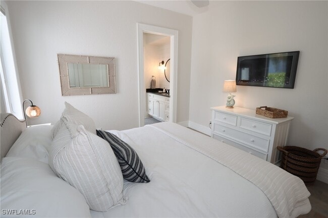 property at 875 Gulf Shore Blvd S