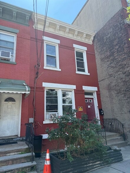 property at 2402 West St