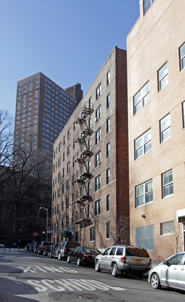 2 Ellwood St in New York, NY - Foto de edificio - Building Photo