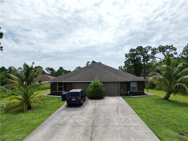 739 Eisenhower Blvd in Lehigh Acres, FL - Building Photo - Building Photo
