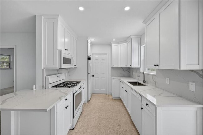 property at 3131 SW 20th Ct