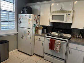 1522 Whitehall Dr in Davie, FL - Building Photo - Building Photo