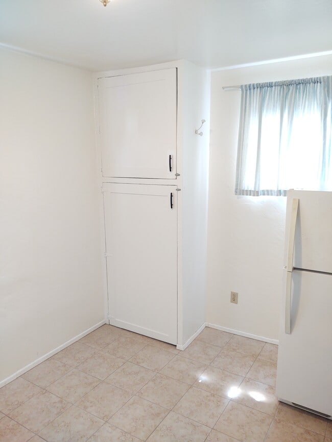 4051 Promontory St, Unit studio in San Diego, CA - Building Photo - Building Photo