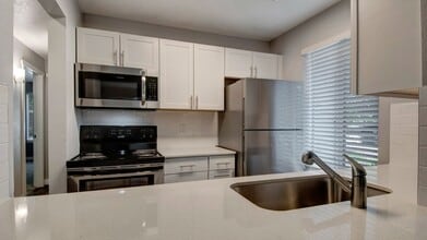 Arbor Creek Apartments in Beaverton, OR - Foto de edificio - Building Photo