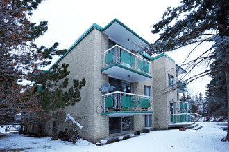 1739 26 St in Calgary, AB - Building Photo - Building Photo