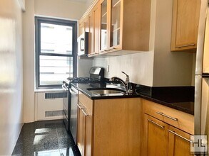 Midtown, E 56 ST/Lex, Long Terrace, 2BR/1B in New York, NY - Building Photo - Building Photo