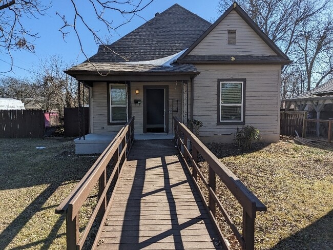 property at 534 E Sycamore St