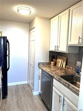 83 Cinnamon Spring in South Windsor, CT - Foto de edificio - Building Photo