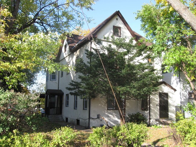 2734 Garfield Ave in Minneapolis, MN - Foto de edificio - Building Photo